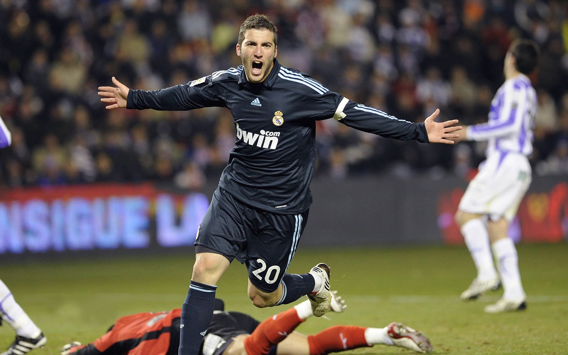 九游官方app下载-《英雄联盟跨洲对抗，豪强争锋谁与争锋？》